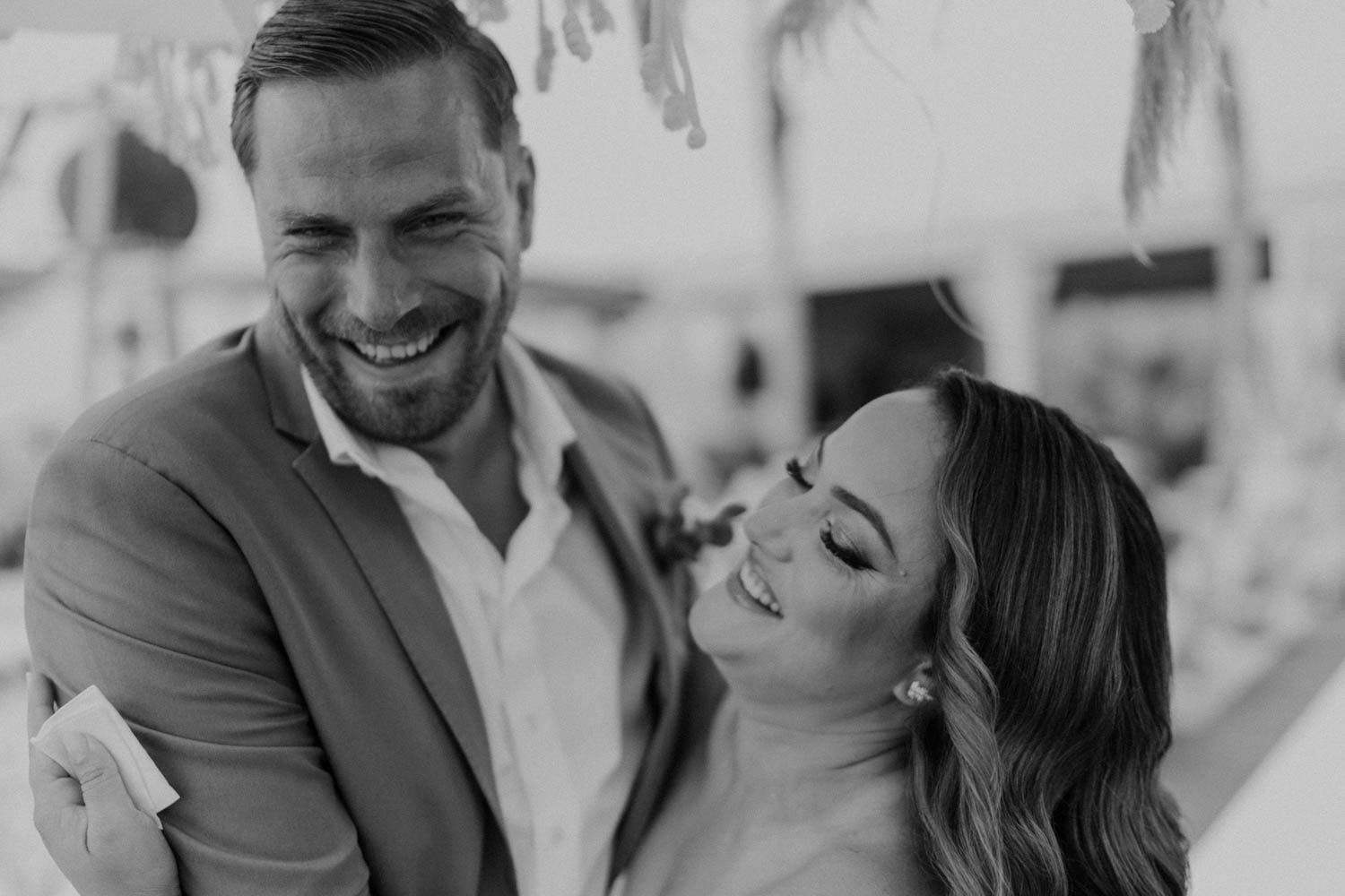 Tearful moments during the German-style destination wedding at Set Lounge, Portugal. Real emotions in photo and video.