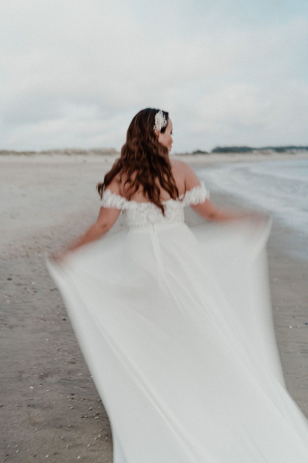 Intimate moment between the bride and groom at Set Lounge, Portugal, captured during a quiet, emotional shoot.