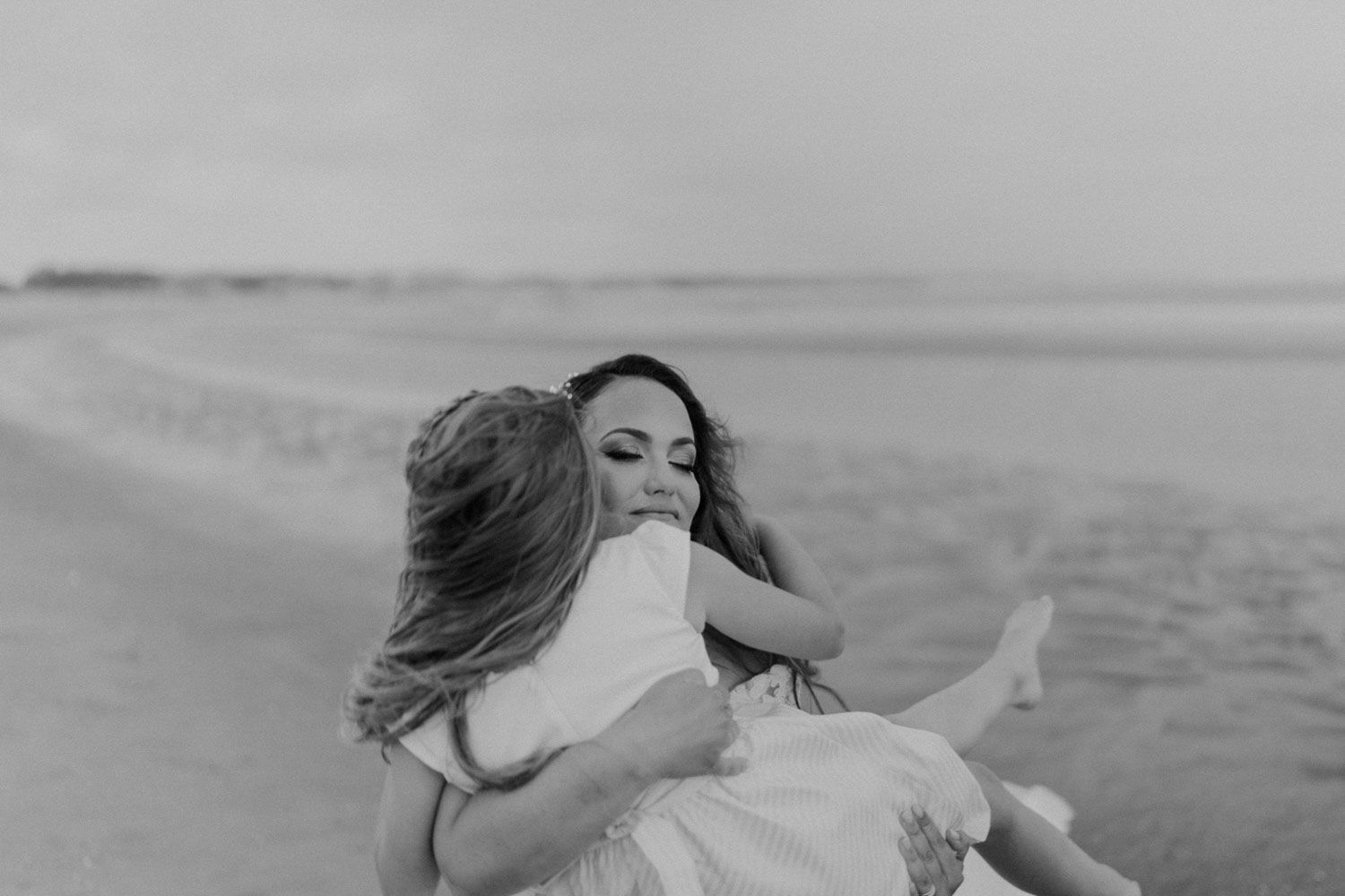 Intimate moment between the bride and groom at Set Lounge, Portugal, captured during a quiet, emotional shoot.