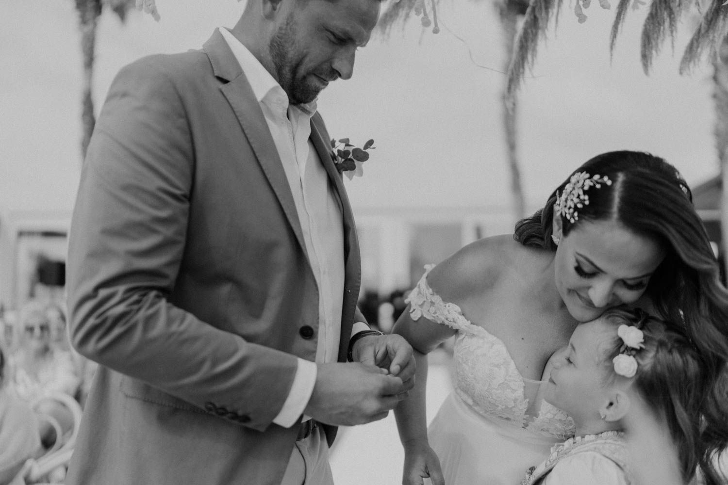 Civil wedding ceremony at Set Lounge, Portugal. Authentic and emotional moments captured during the German-style destination wedding.