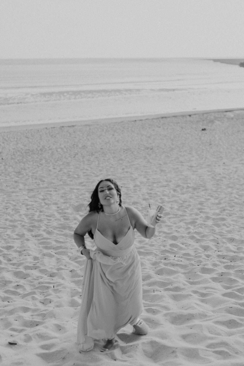 Beachside wedding at Set Lounge, Portugal. German-style destination wedding with raw emotions and high-energy party vibes.