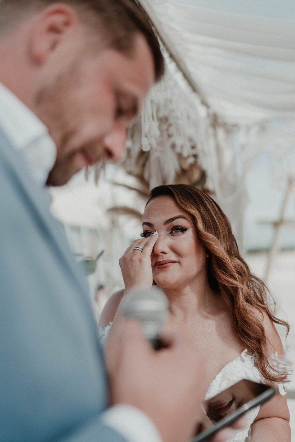Civil wedding ceremony at Set Lounge, Portugal. Authentic and emotional moments captured during the German-style destination wedding.