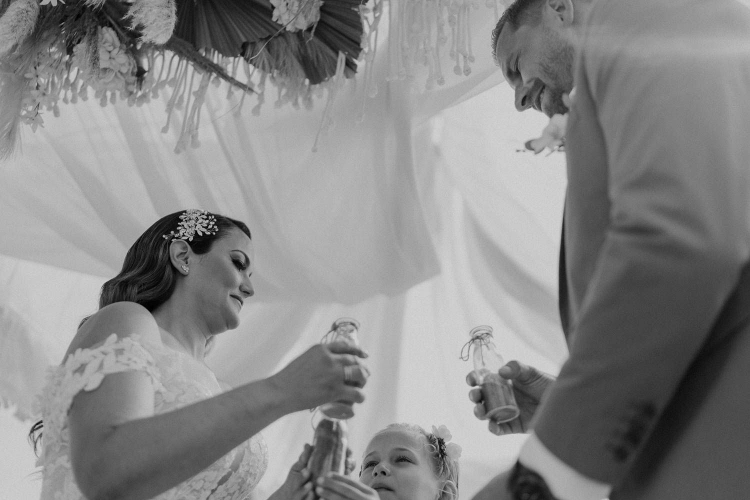 Civil wedding ceremony at Set Lounge, Portugal. Authentic and emotional moments captured during the German-style destination wedding.