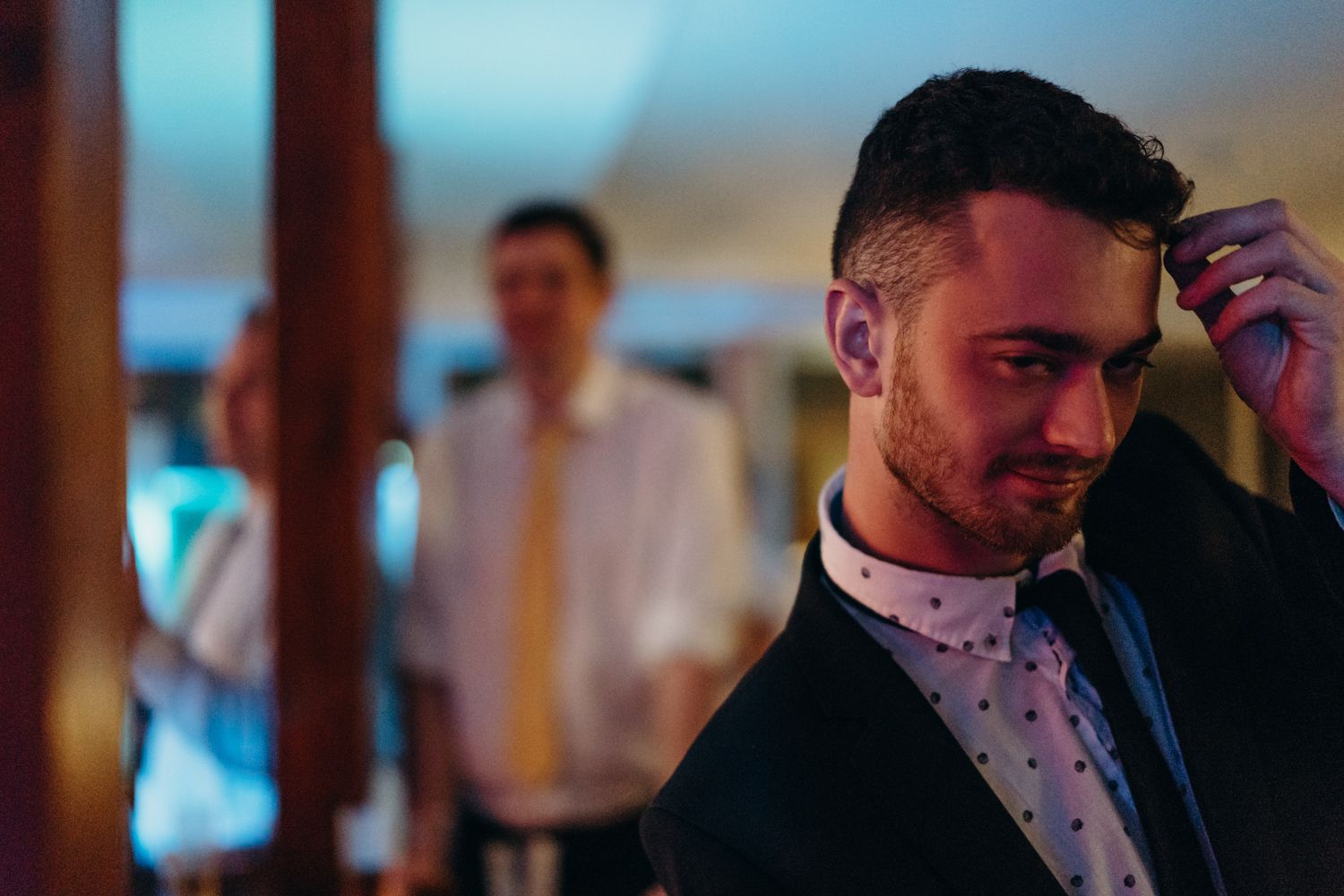Emotional speech captured by Algarve wedding photographer during reception