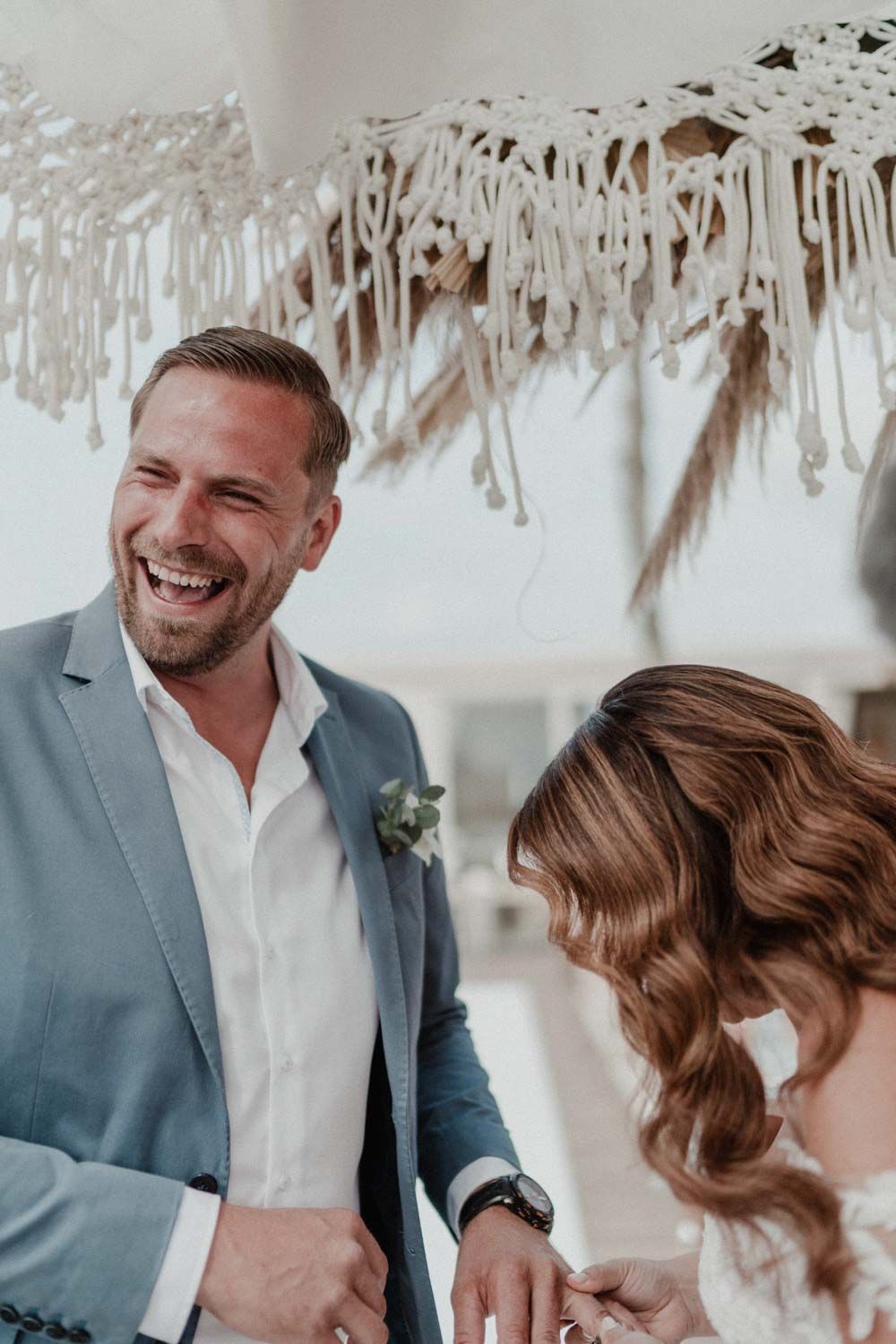 Civil wedding ceremony at Set Lounge, Portugal. Authentic and emotional moments captured during the German-style destination wedding.
