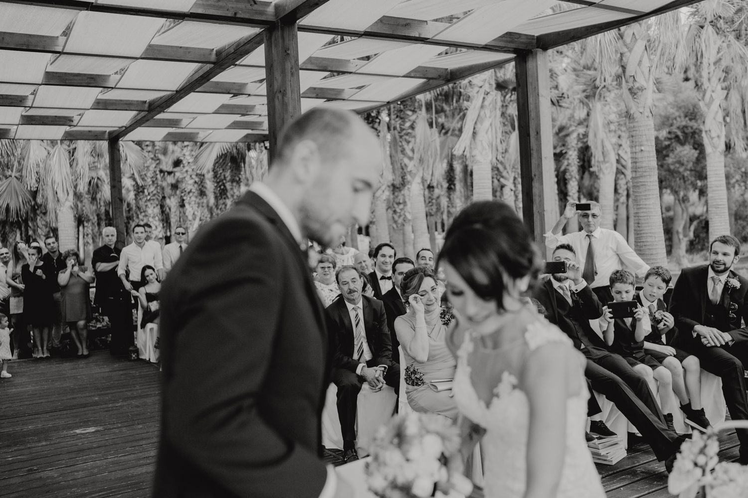 portugal wedding photographer shooting wedding photography at Vidamar Resort, Algarve