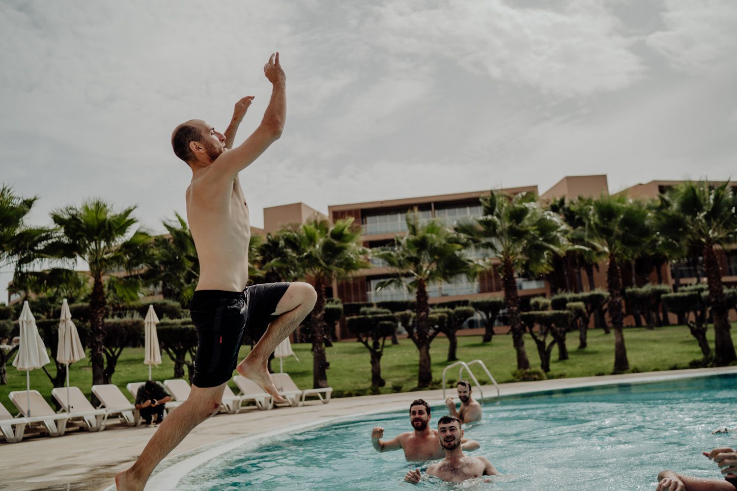Portugal wedding photographer shooting a relaxed celebration at Vidamar Resort