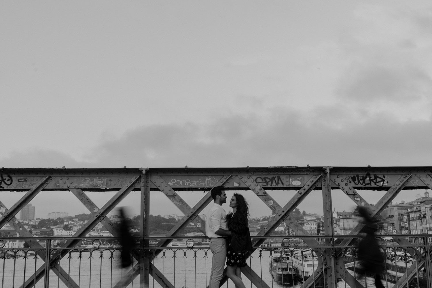 Pre-wedding engagement session at Ponte D.Luiz Porto