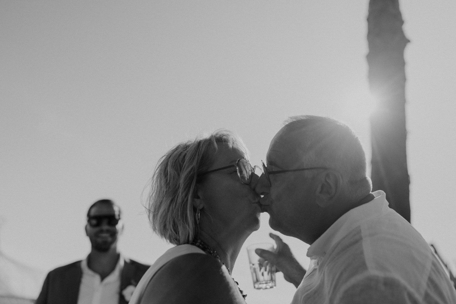 Beachside wedding at Set Lounge, Portugal. German-style destination wedding with raw emotions and high-energy party vibes.