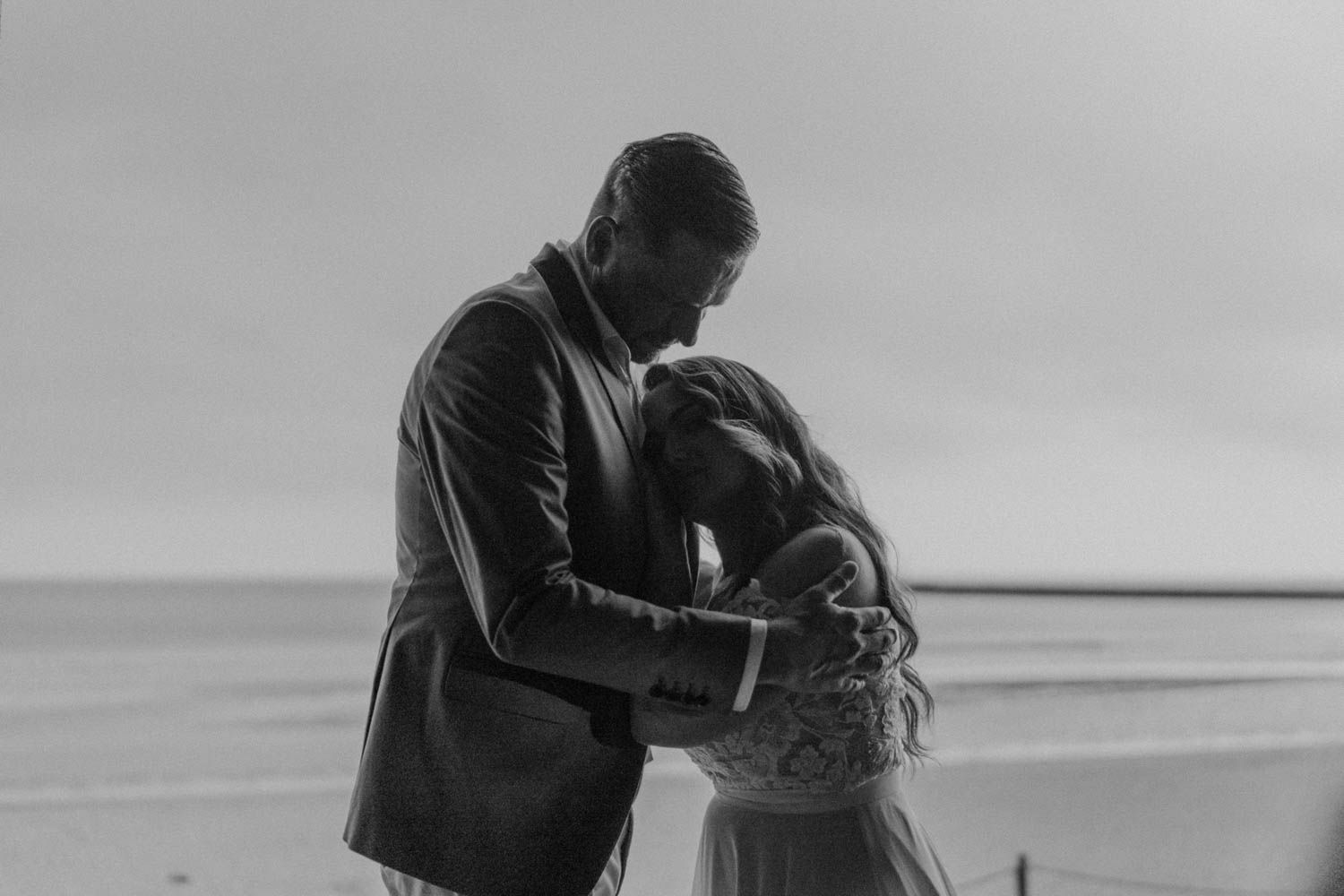 Intimate moment between the bride and groom at Set Lounge, Portugal, captured during a quiet, emotional shoot.