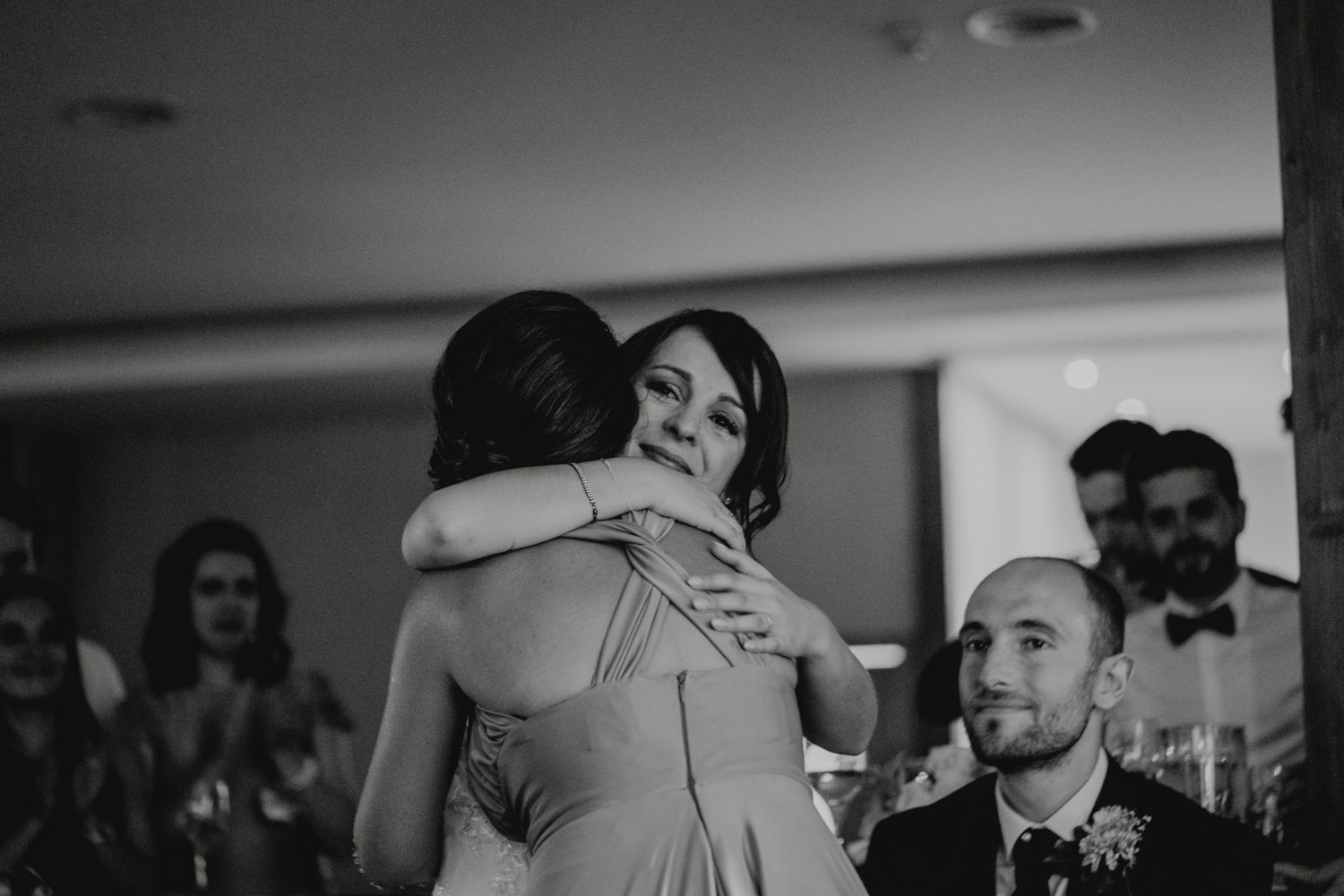 Emotional speech captured by Algarve wedding photographer during reception