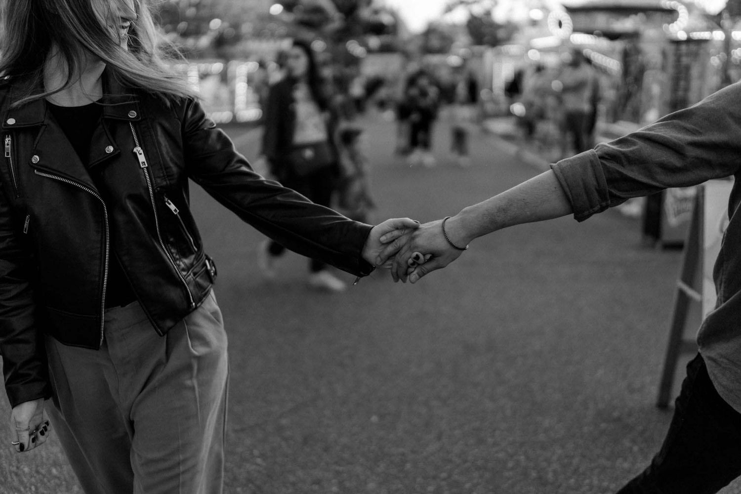Alternative engagement in Lisbon with real connection