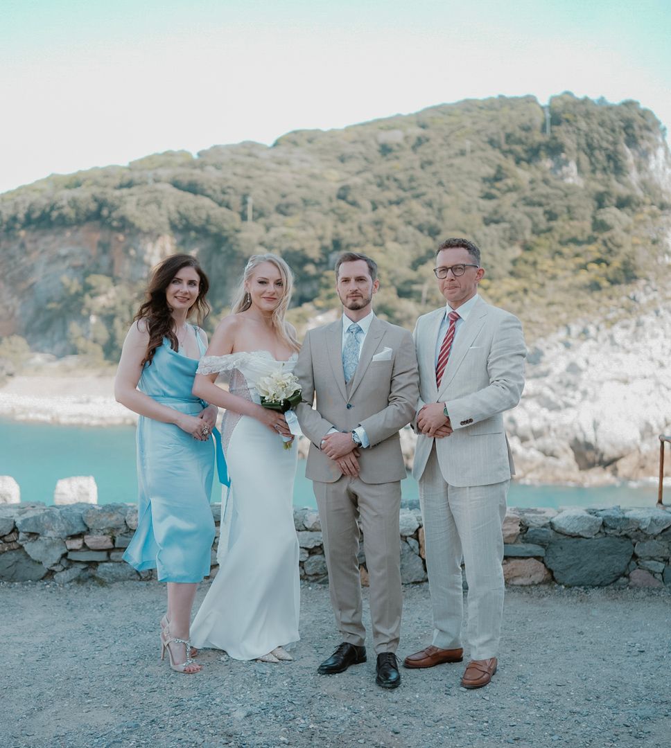 Wedding portrait with guests on the Ligurian coast