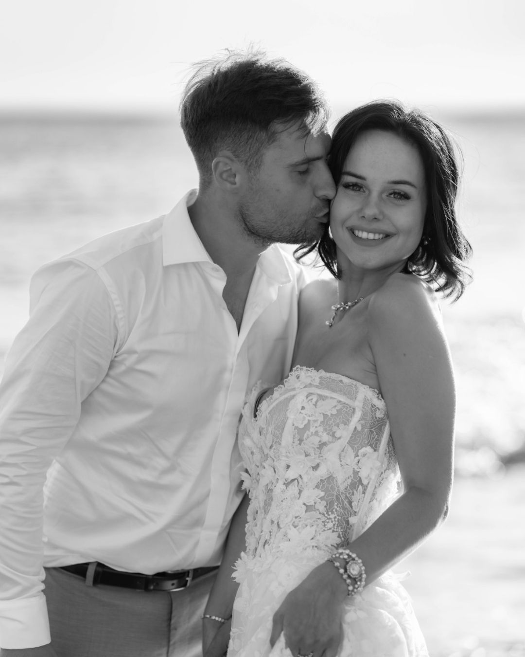 Romantic couple portrait during an outdoor photography session in Porto Venere