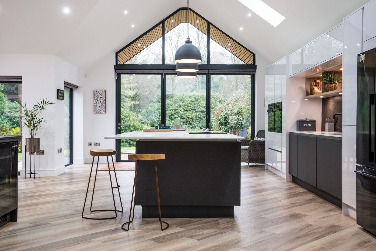 Professional real estate photography services in Nottingham, Derby & Leicester. High-quality property photos, drone footage & virtual tours