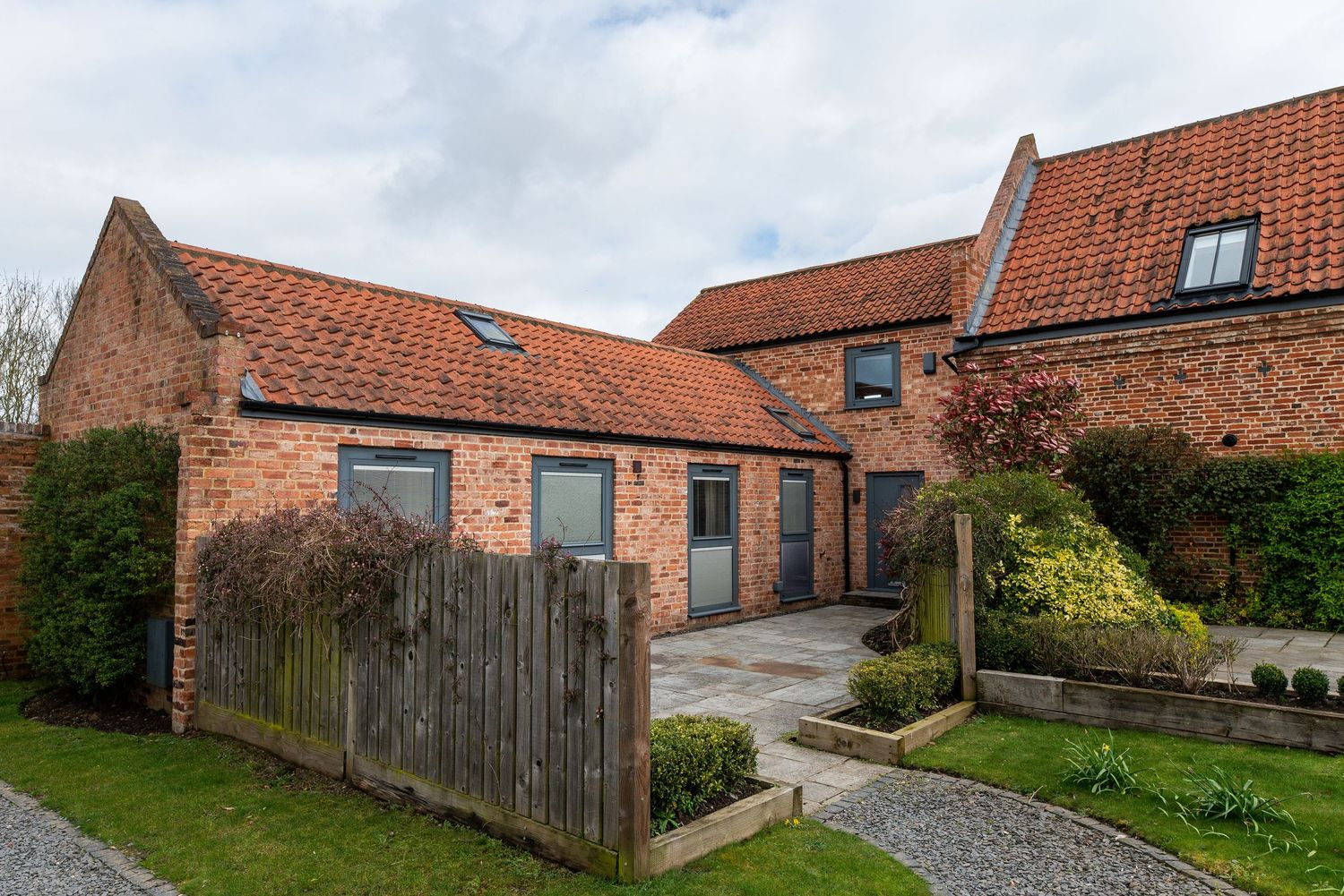 High-quality interior and exterior property photos for estate agents and Airbnb listings in Nottingham and Derby.