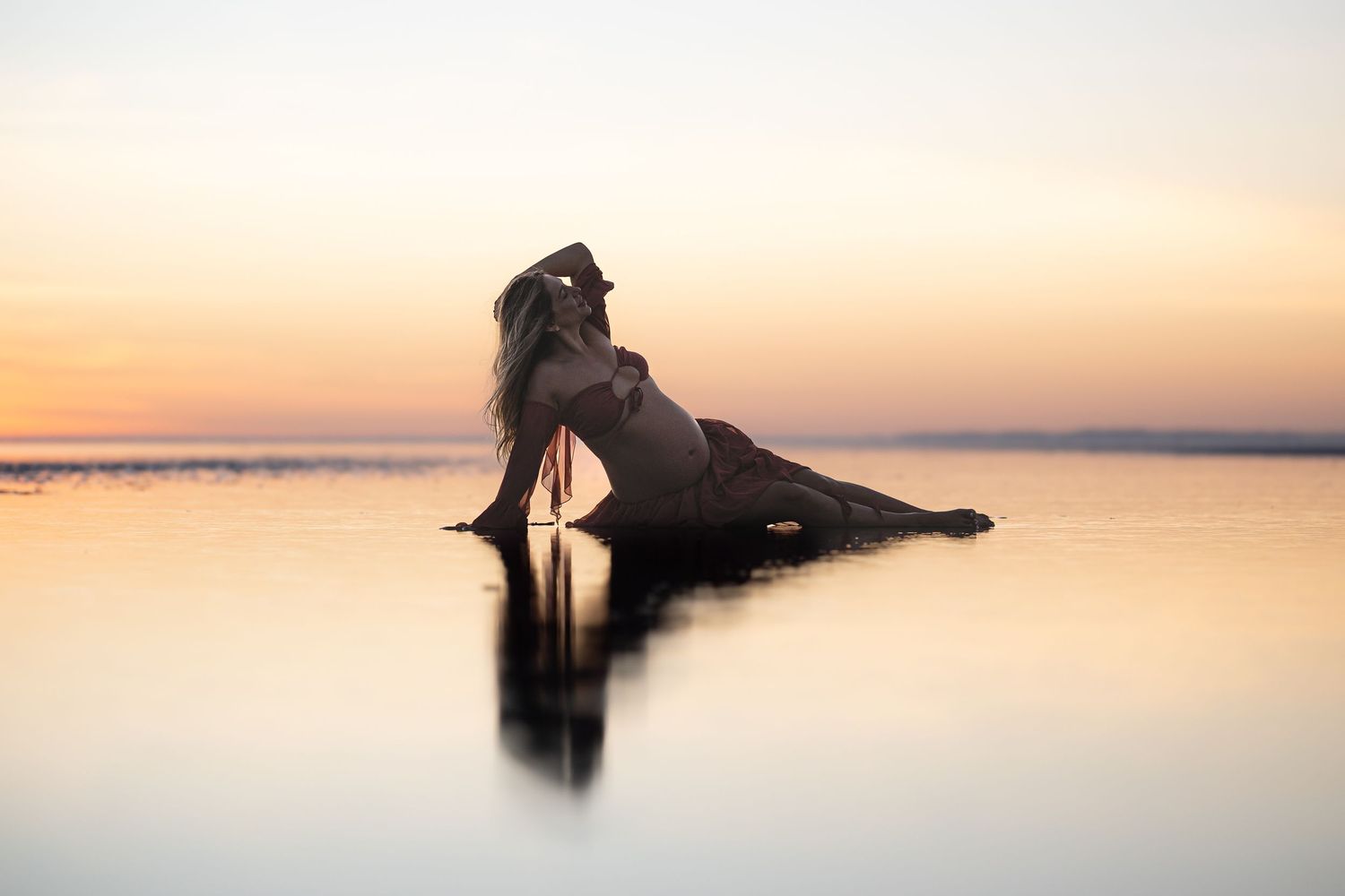 sexy maternity photography
empowering pilbara maternity photography