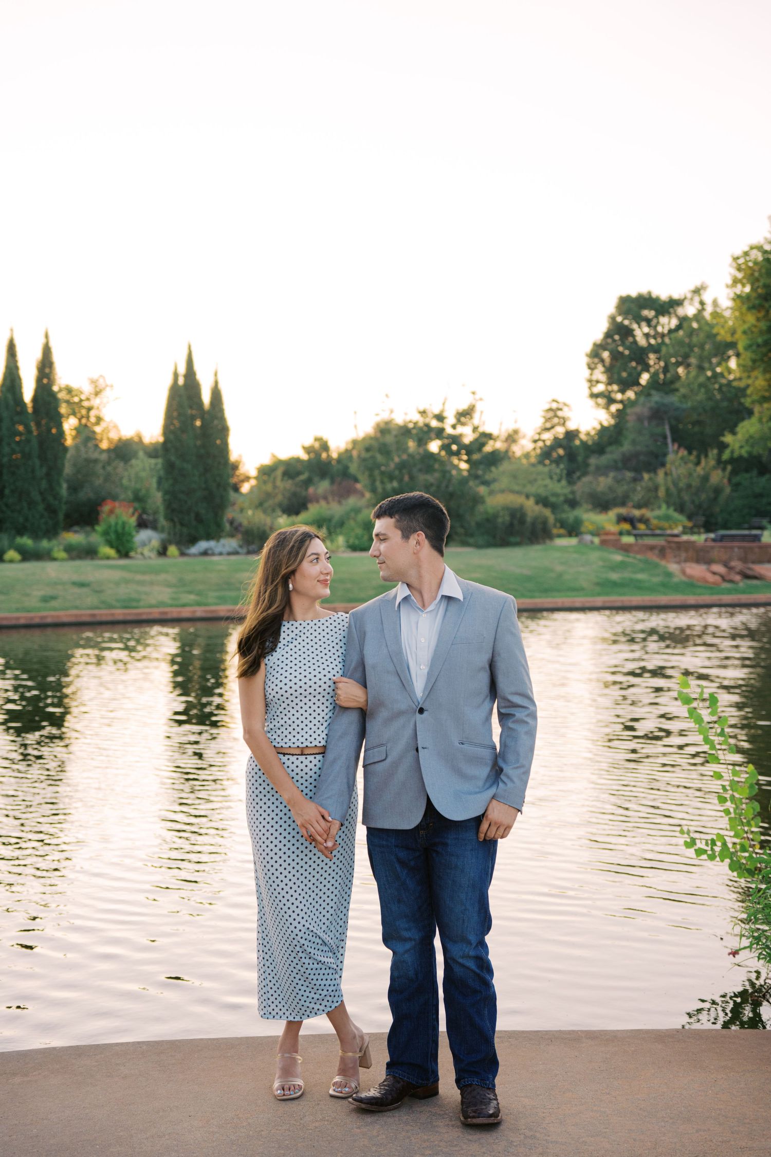 Oklahoma City wedding photographer capturing genuine moments with timeless, true-to-life photography for modern couples.