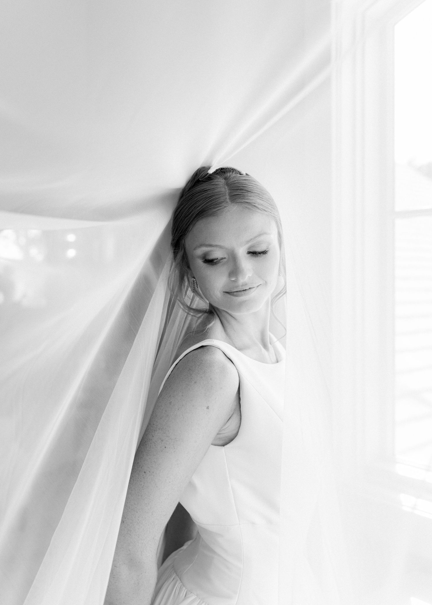 Oklahoma City wedding photographer capturing genuine moments with timeless, true-to-life photography for modern couples.