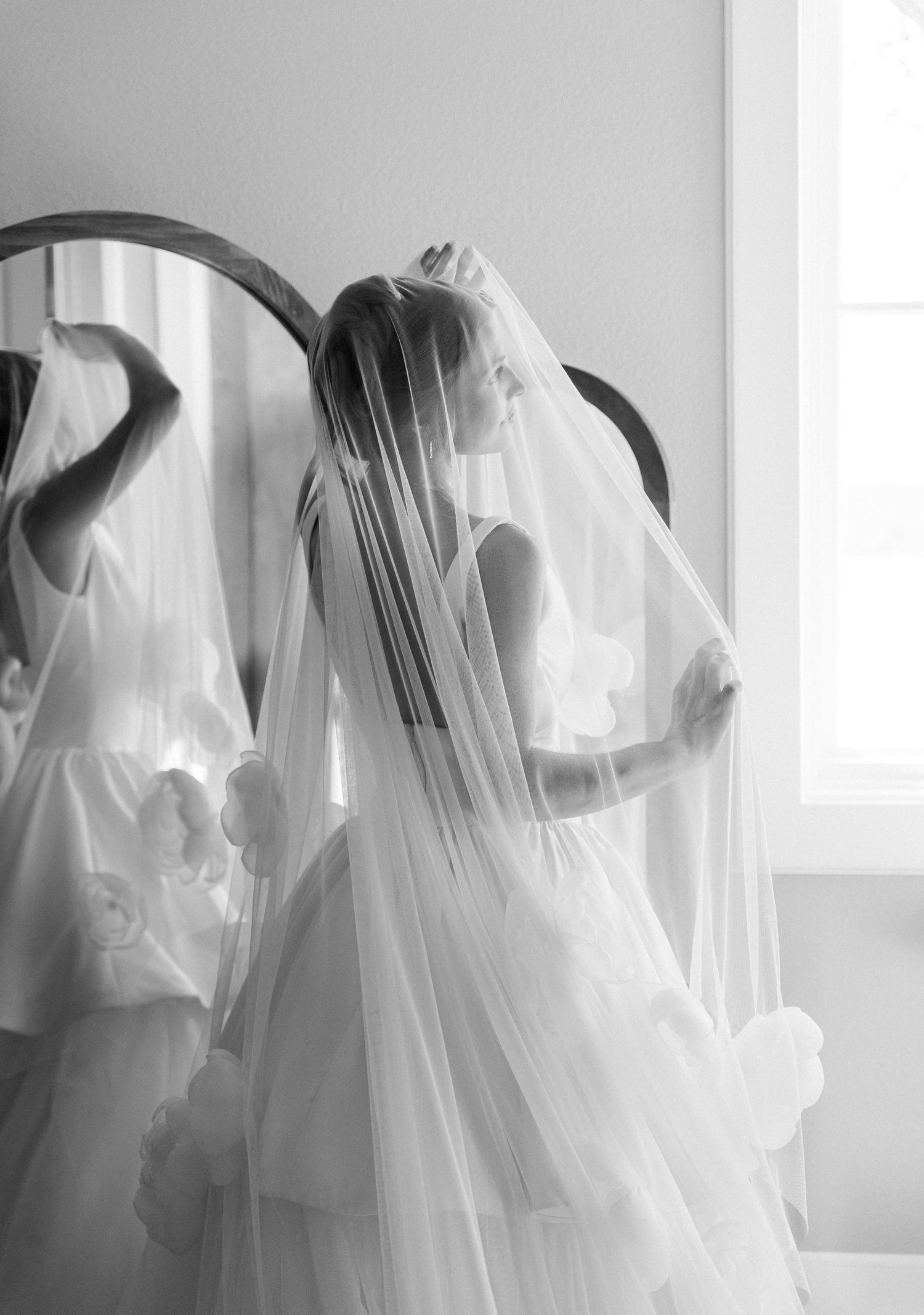Oklahoma City wedding photographer capturing genuine moments with timeless, true-to-life photography for modern couples.