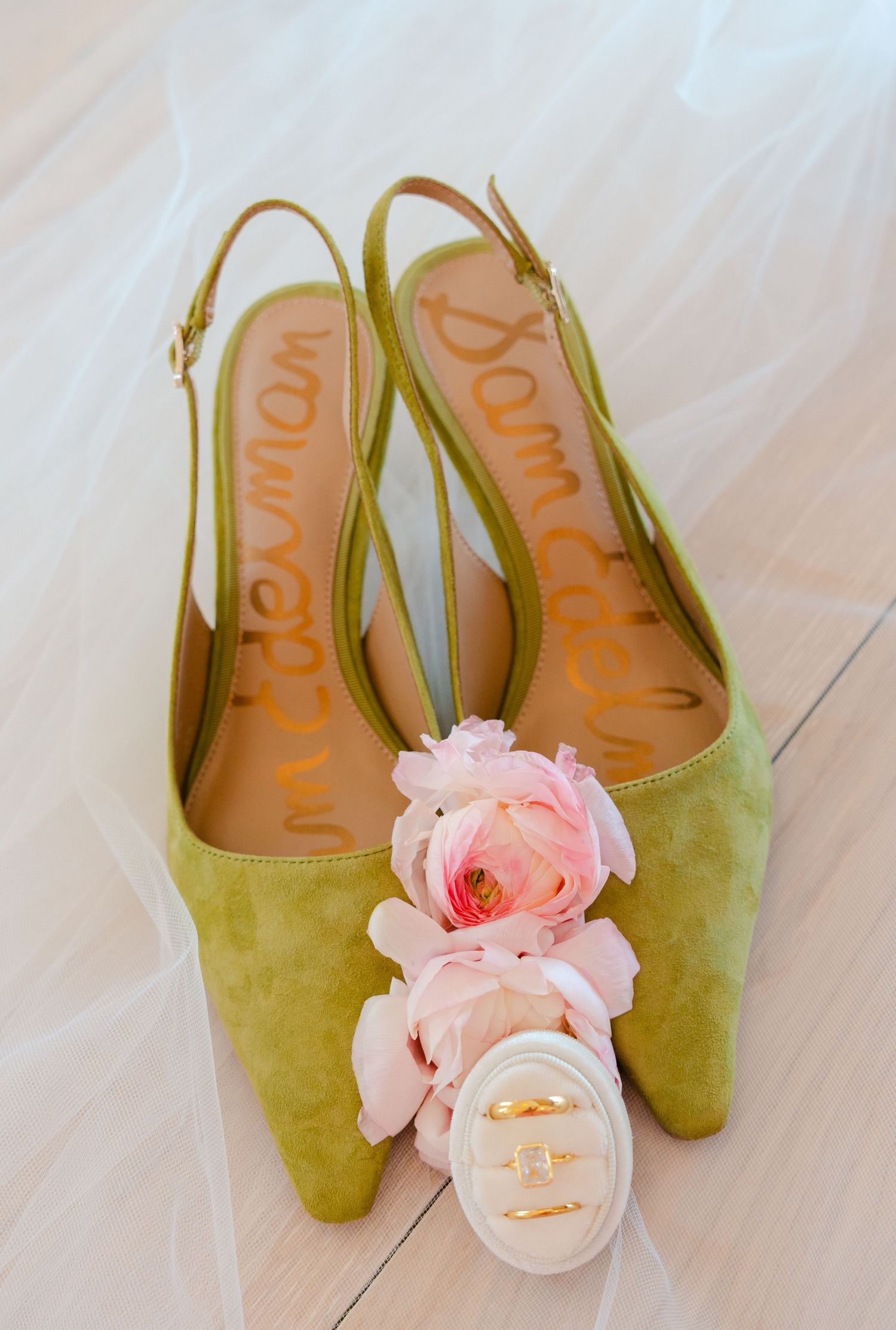 Oklahoma City wedding photographer capturing genuine moments with timeless, true-to-life photography for modern couples.