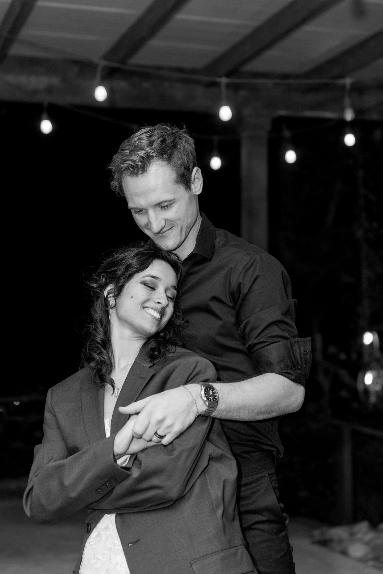Black and white photo. Oklahoma wedding photographer.
