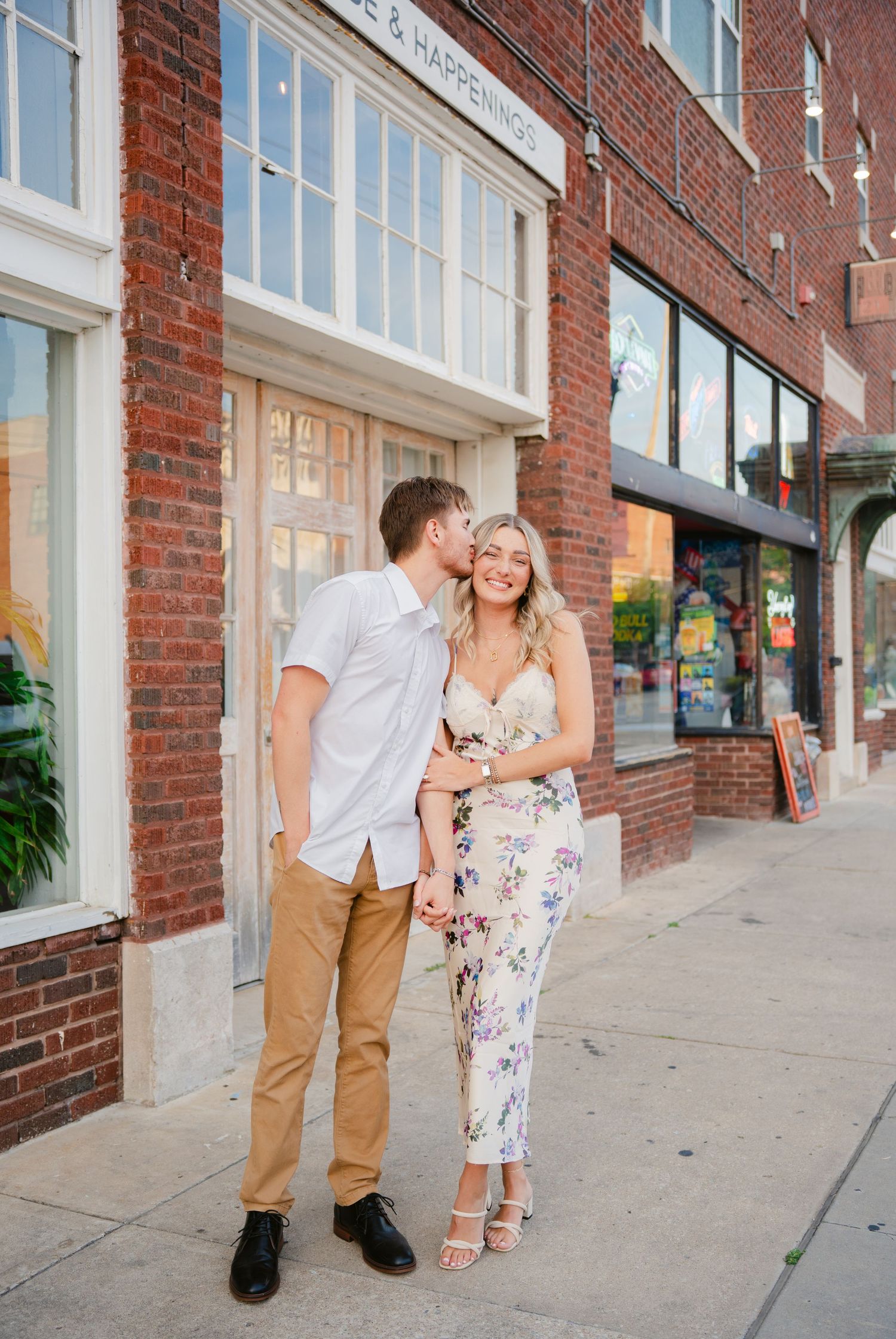 Oklahoma City wedding photographer capturing genuine moments with timeless, true-to-life photography for modern couples.