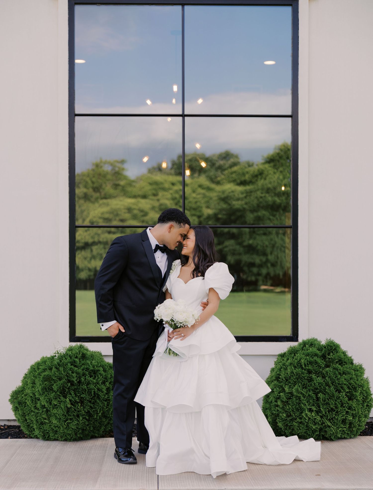 Oklahoma City wedding photographer capturing genuine moments with timeless, true-to-life photography for modern couples.