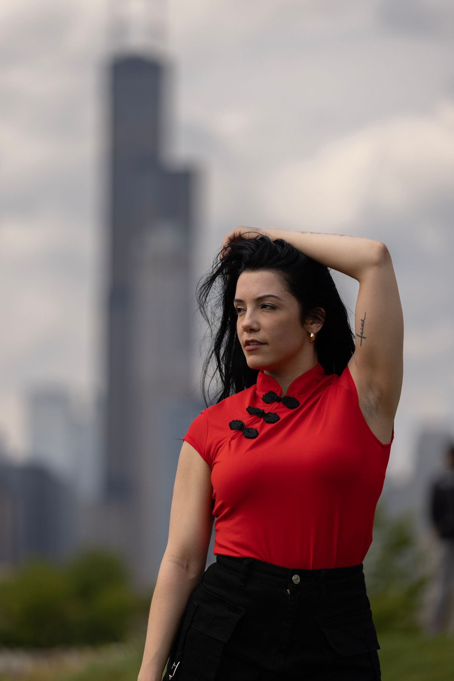Chicago Portrait of model with Sears Tower in the background.