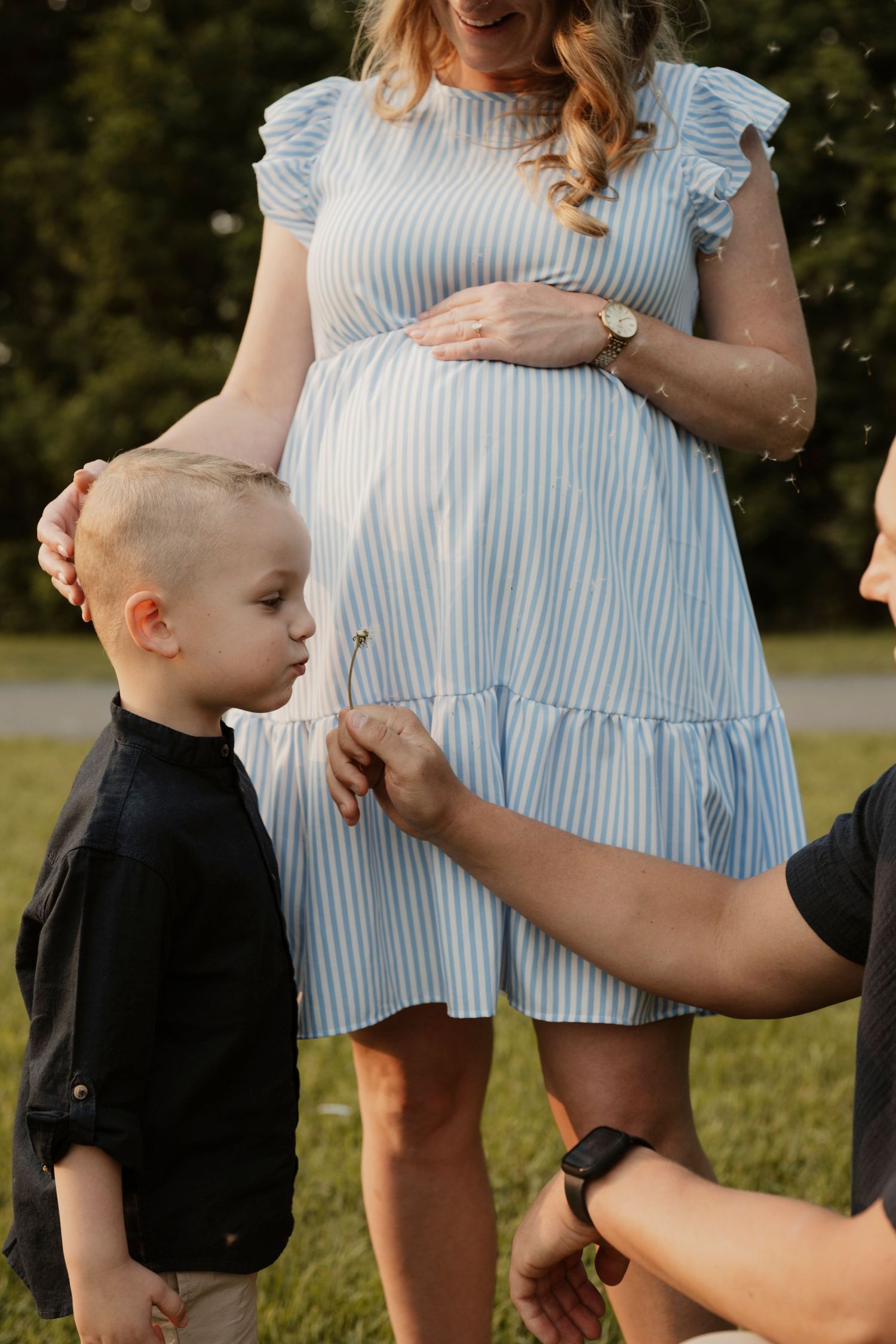 Portrait de famille en extérieur à Saint-Hyacinthe.