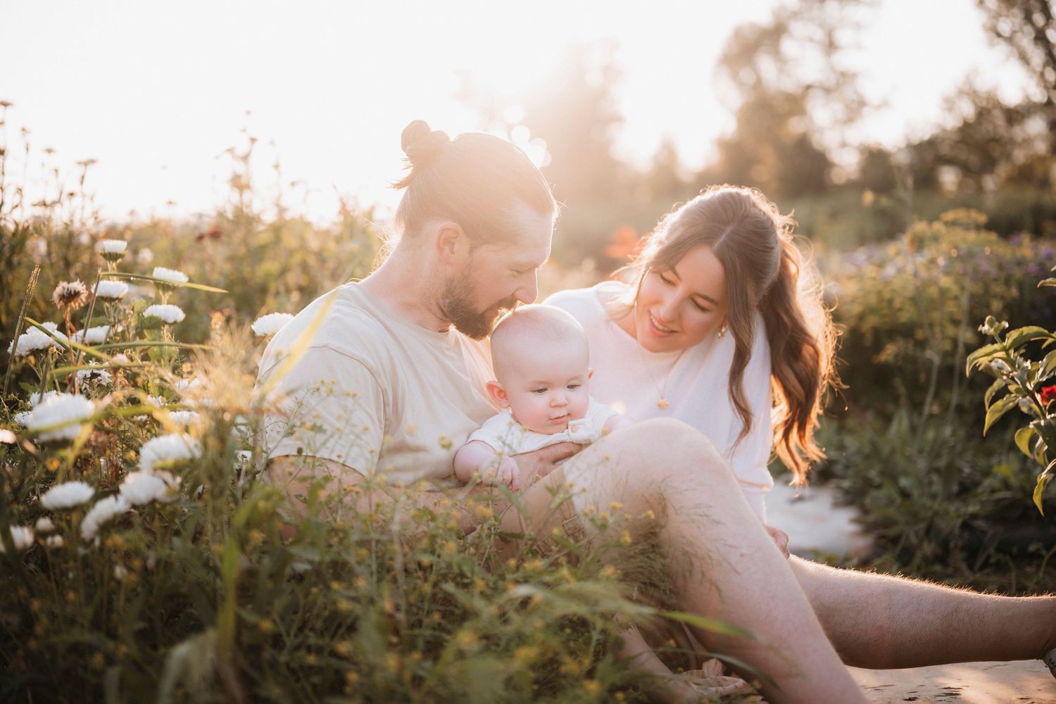 Portrait de famille en extérieur à Saint-Hyacinthe.