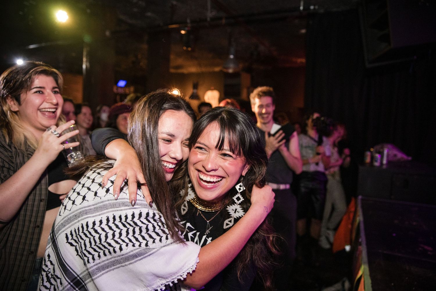 vancouver-event-photography-two-girls-having-fun