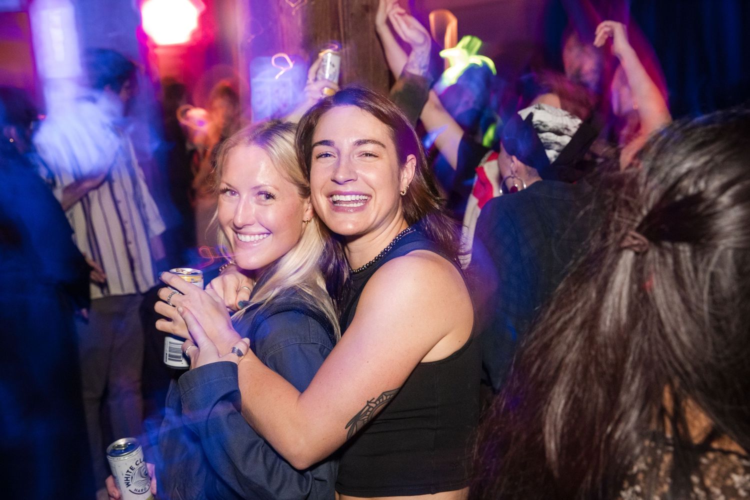 vancouver-event-photography-two-women-dancing