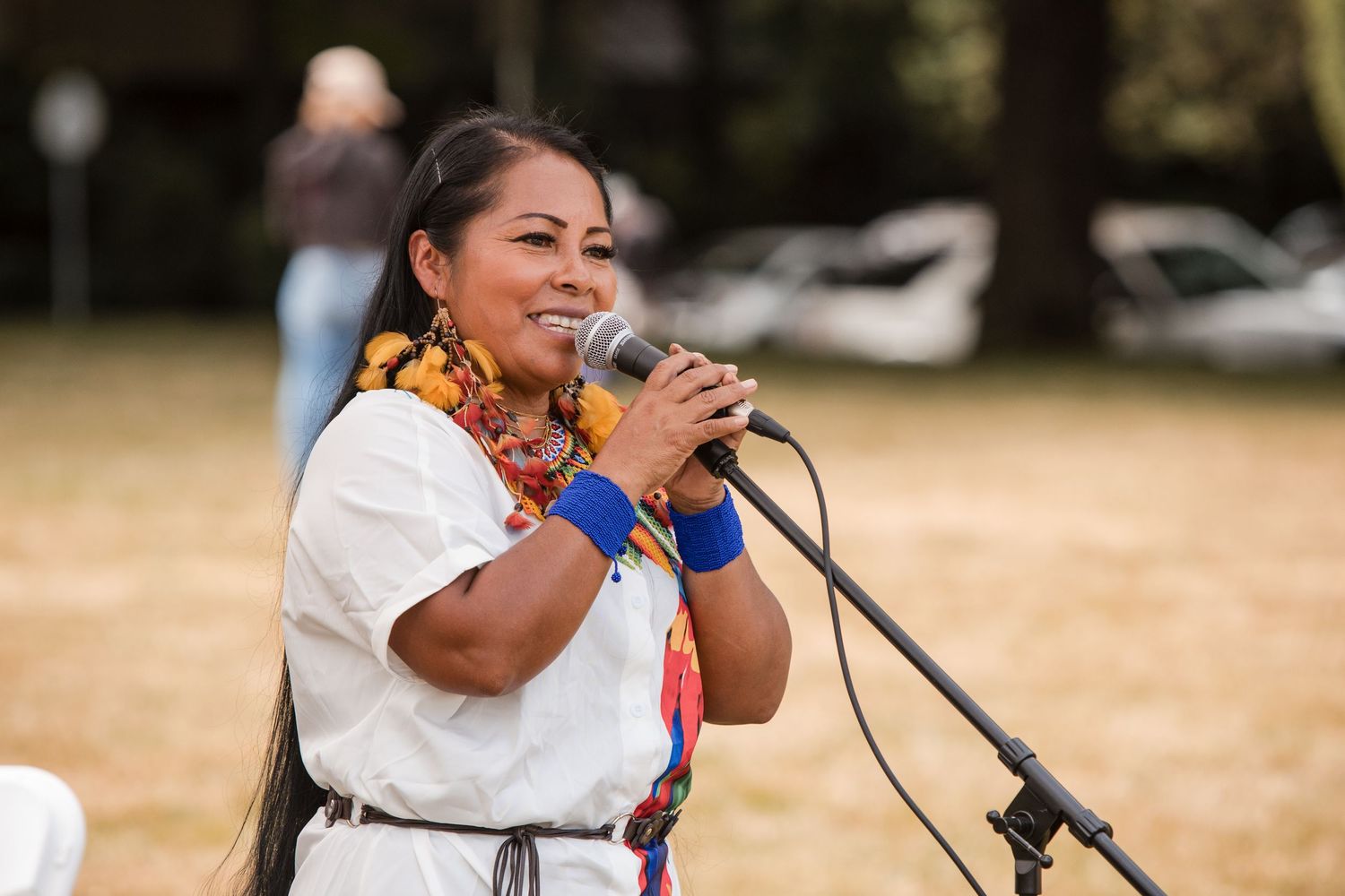 vancouver-event-photography-a-musician-is-singing
