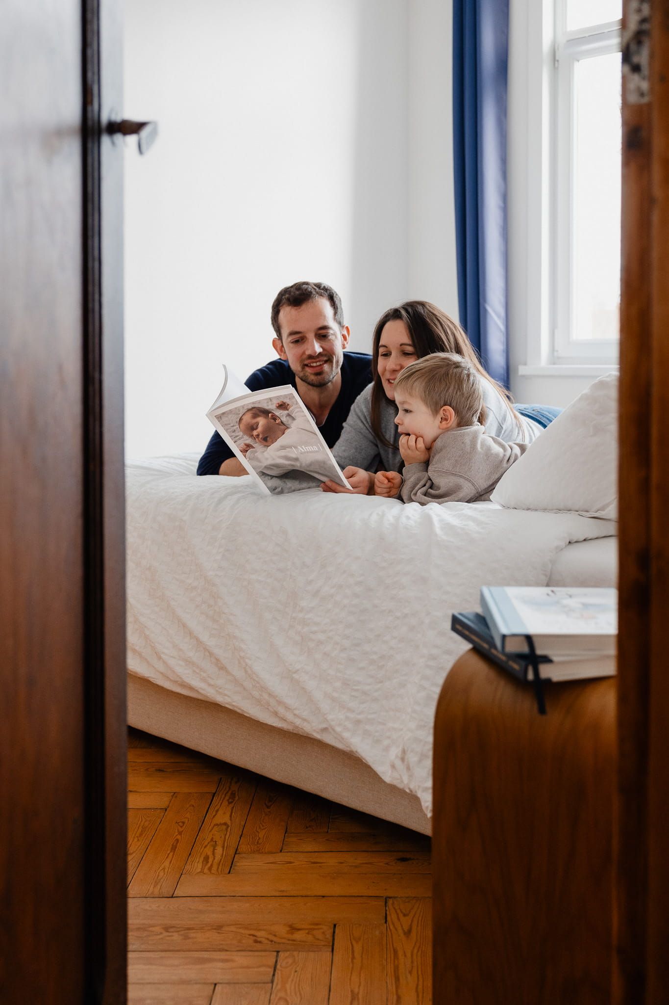 Un livre de naissance melant recit et photos, le meilleur cadeau que l'on puisse faire lors de la venue d'un bebe