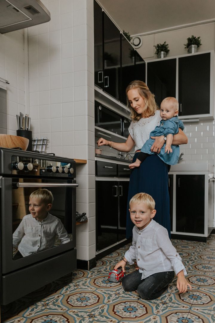 Trouver un photographe de famille lifestyle a Lille qui encapsule le quotidien de maniere authentique et artistique