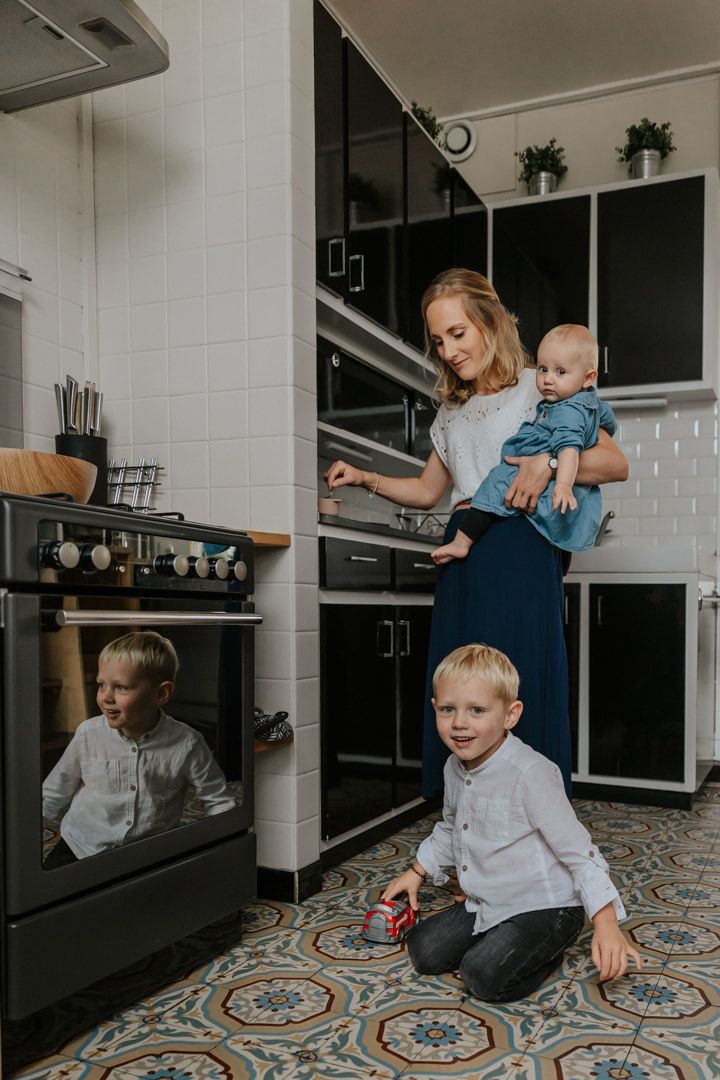 Trouver un photographe de famille lifestyle a Lille qui encapsule le quotidien de maniere authentique et artistique