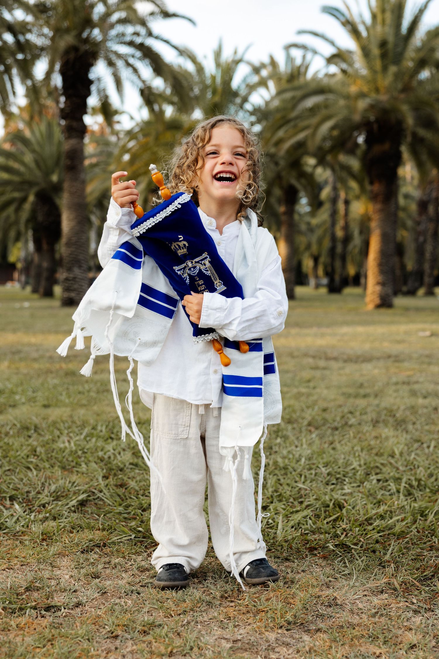 צילומי משפחה טבעיים בסטודיו
צילום משפחה עם ילדים
צילומי משפחה בטבע