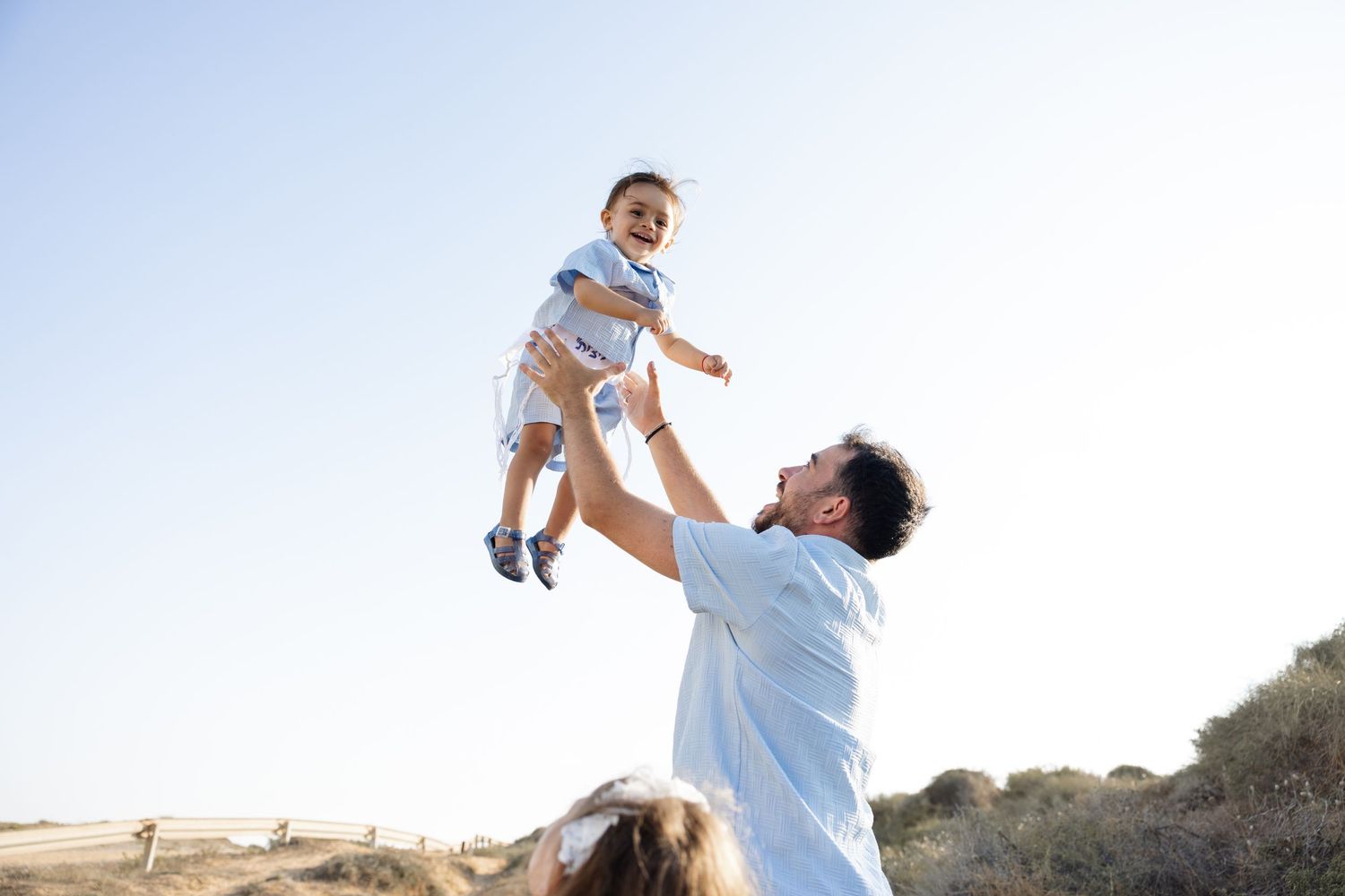 צילומי משפחה טבעיים בסטודיו
צילום משפחה עם ילדים
צילומי משפחה בטבע