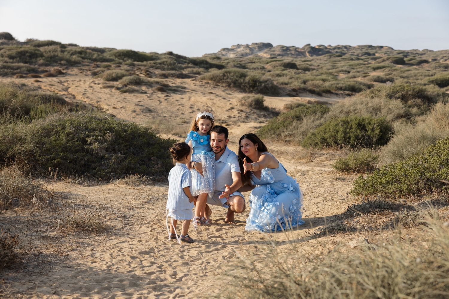 צילומי משפחה טבעיים בסטודיו
צילום משפחה עם ילדים
צילומי משפחה בטבע