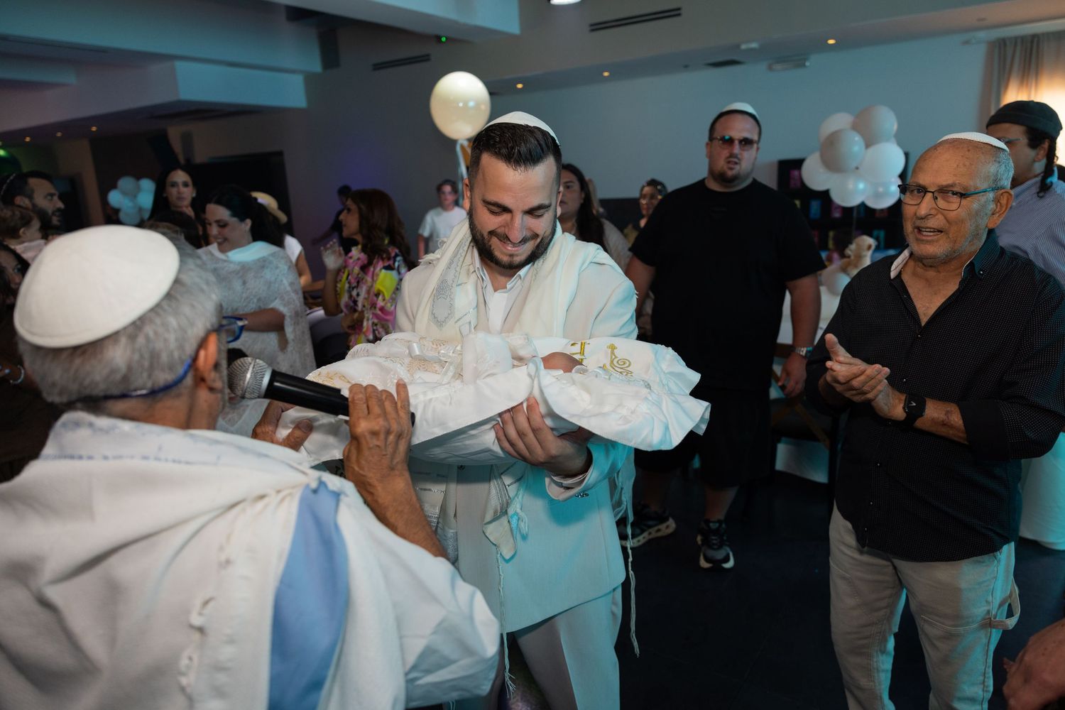 צילום בת מצווה
צילומי בת מצווה לנערה
צילום אירוע בת מצווה