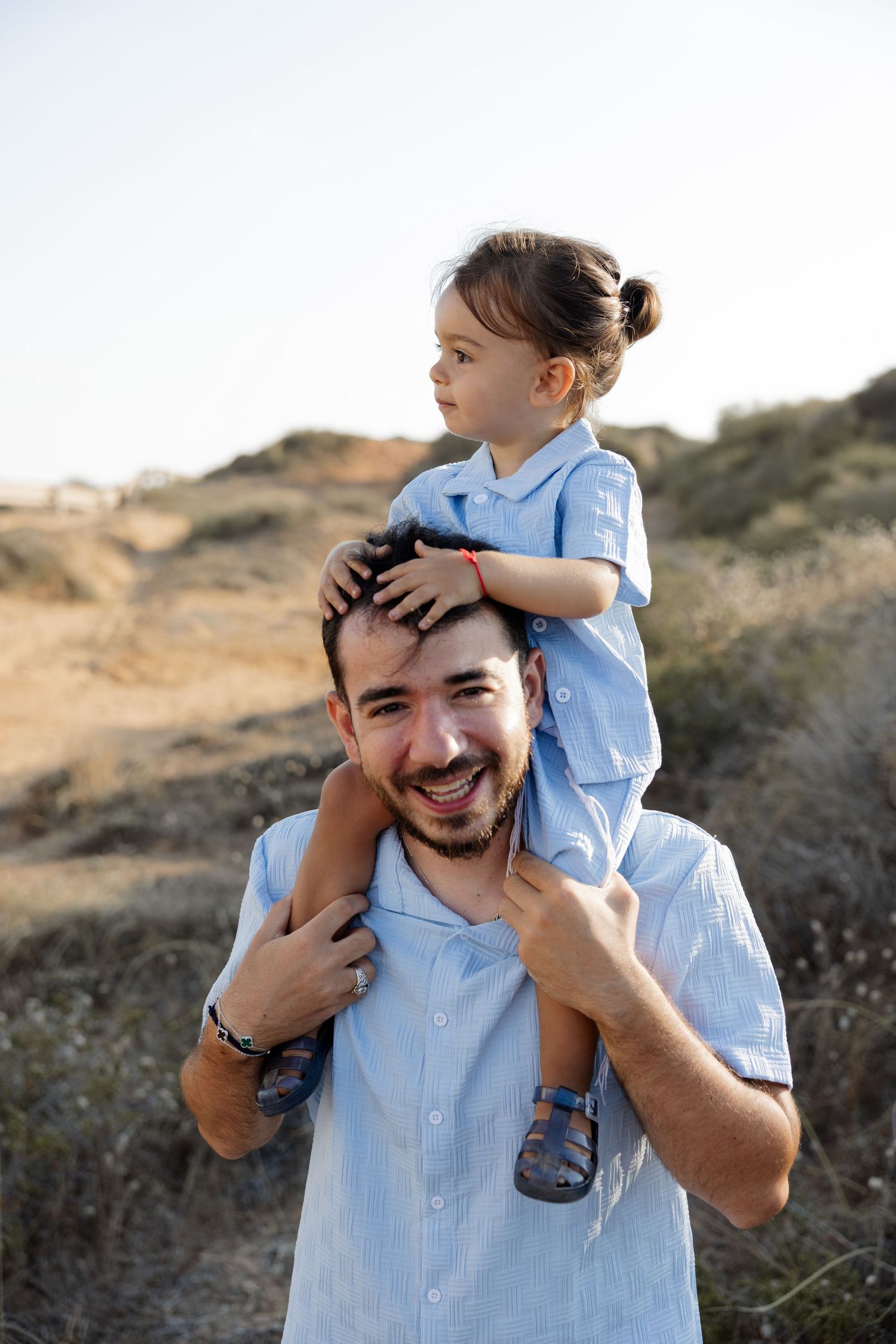 צילומי משפחה טבעיים בסטודיו
צילום משפחה עם ילדים
צילומי משפחה בטבע