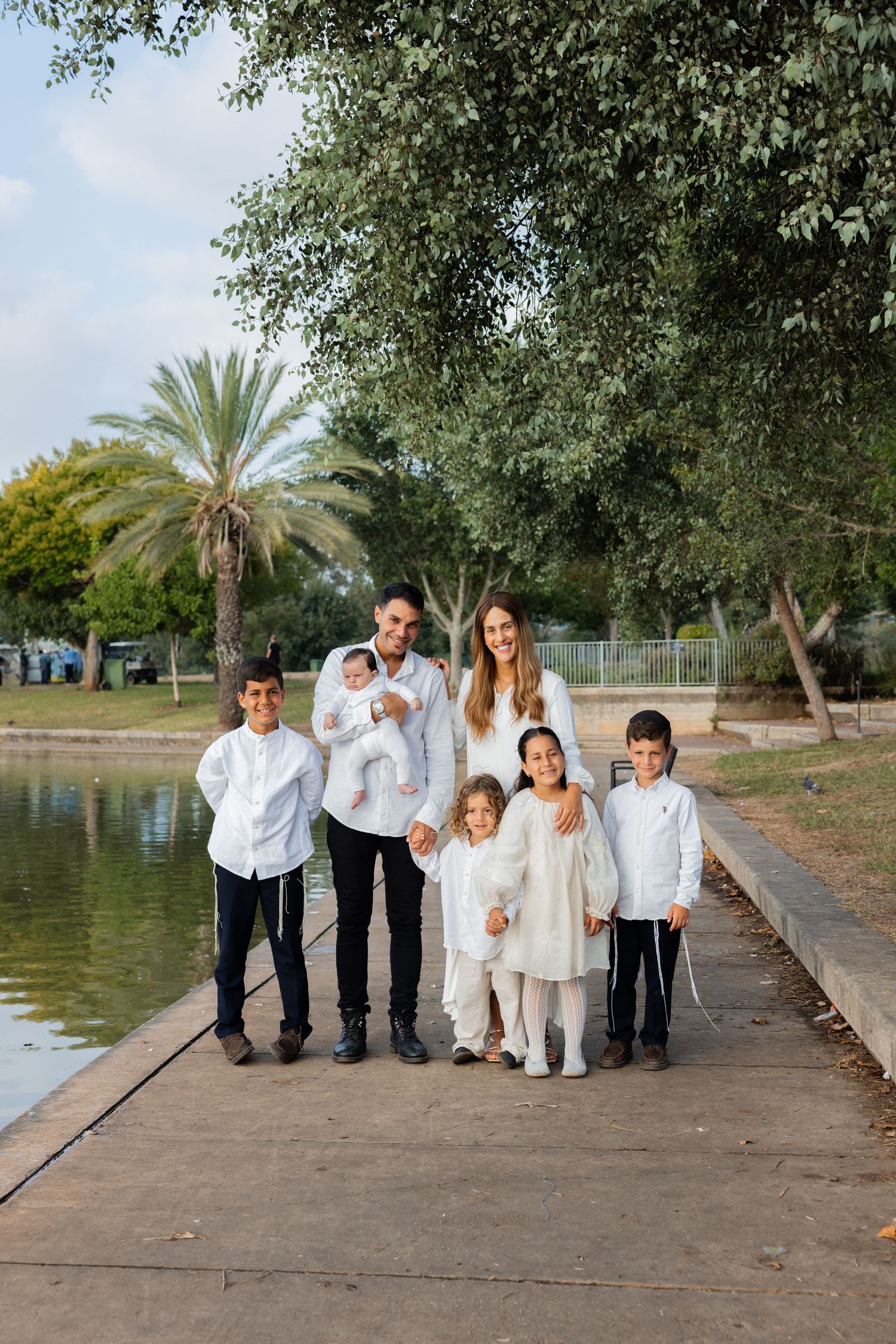 צילומי משפחה טבעיים בסטודיו
צילום משפחה עם ילדים
צילומי משפחה בטבע
