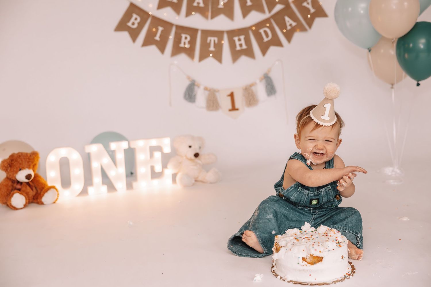 1 yr old studio session. smash cake. happy birthday