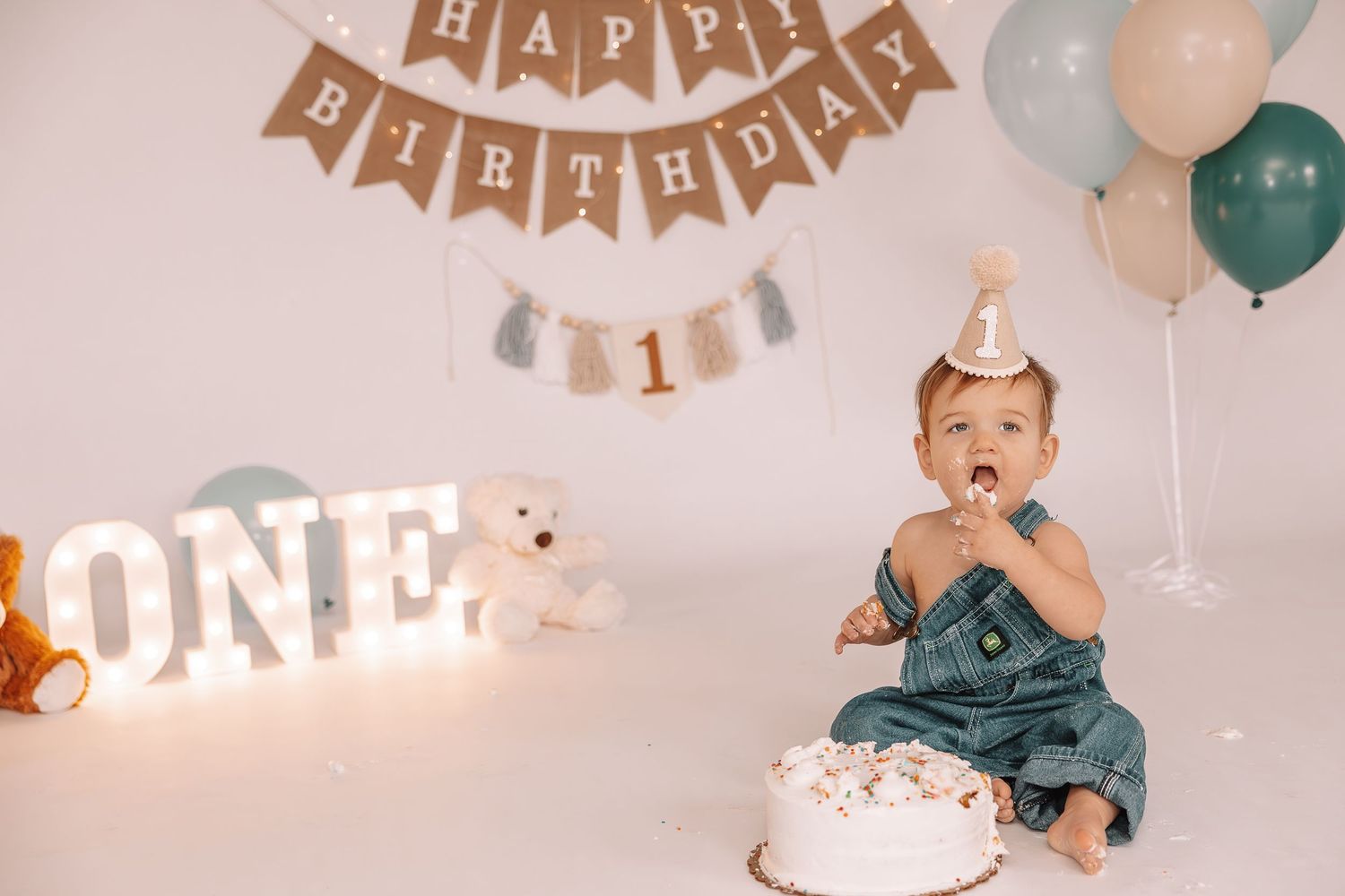 1 yr old studio session. smash cake. happy birthday