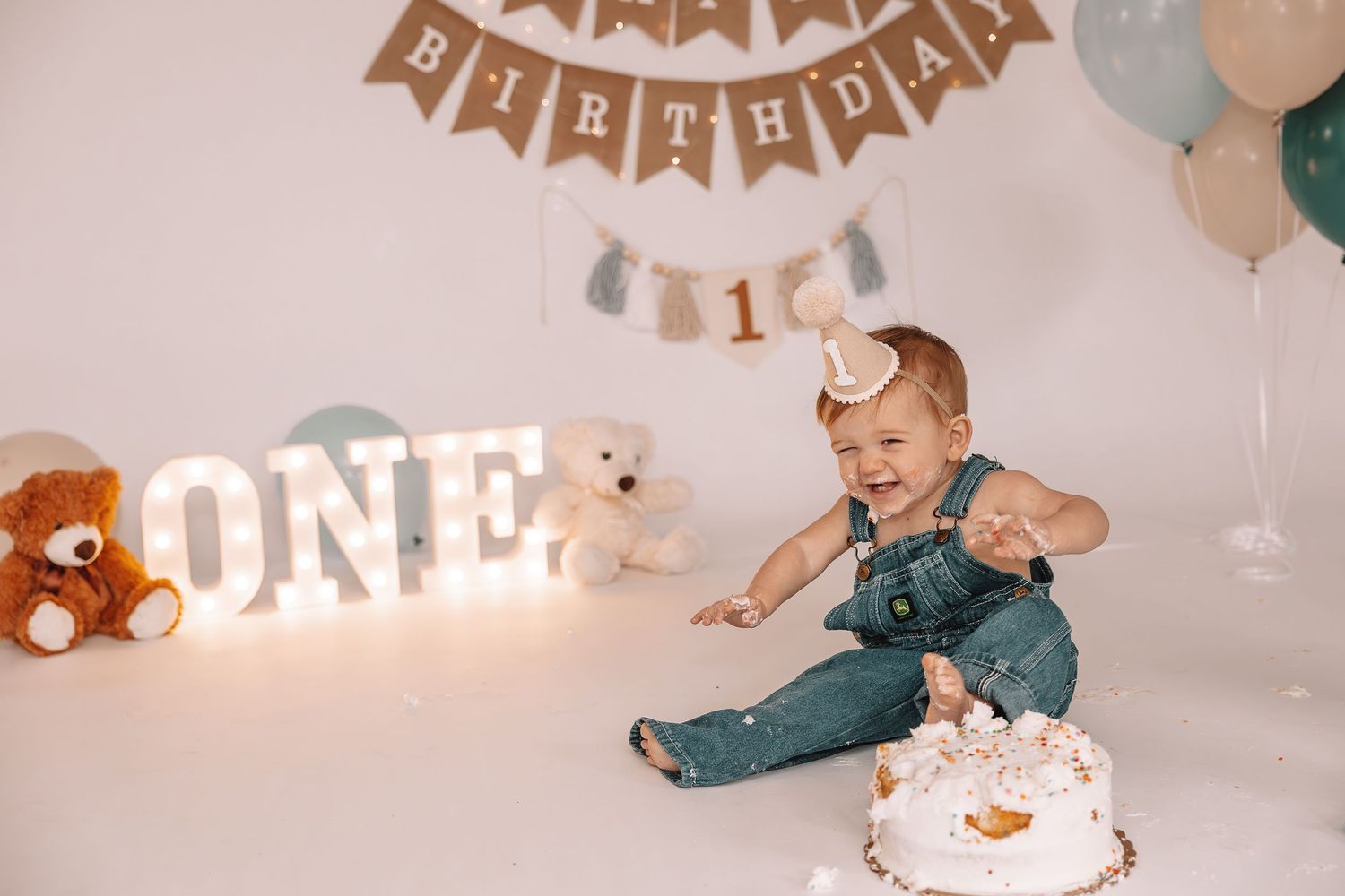 1 yr old studio session. smash cake. happy birthday