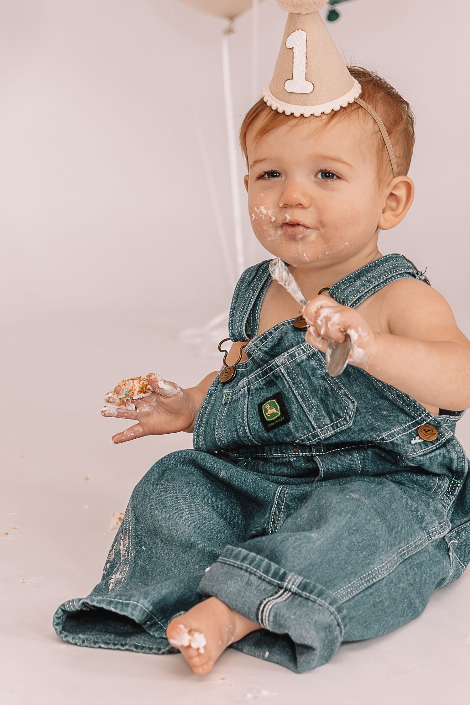 1 yr old studio session. smash cake. happy birthday