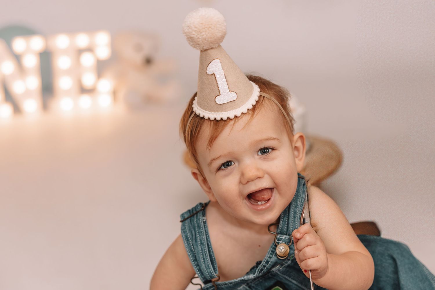 1 yr old studio session. smash cake. happy birthday