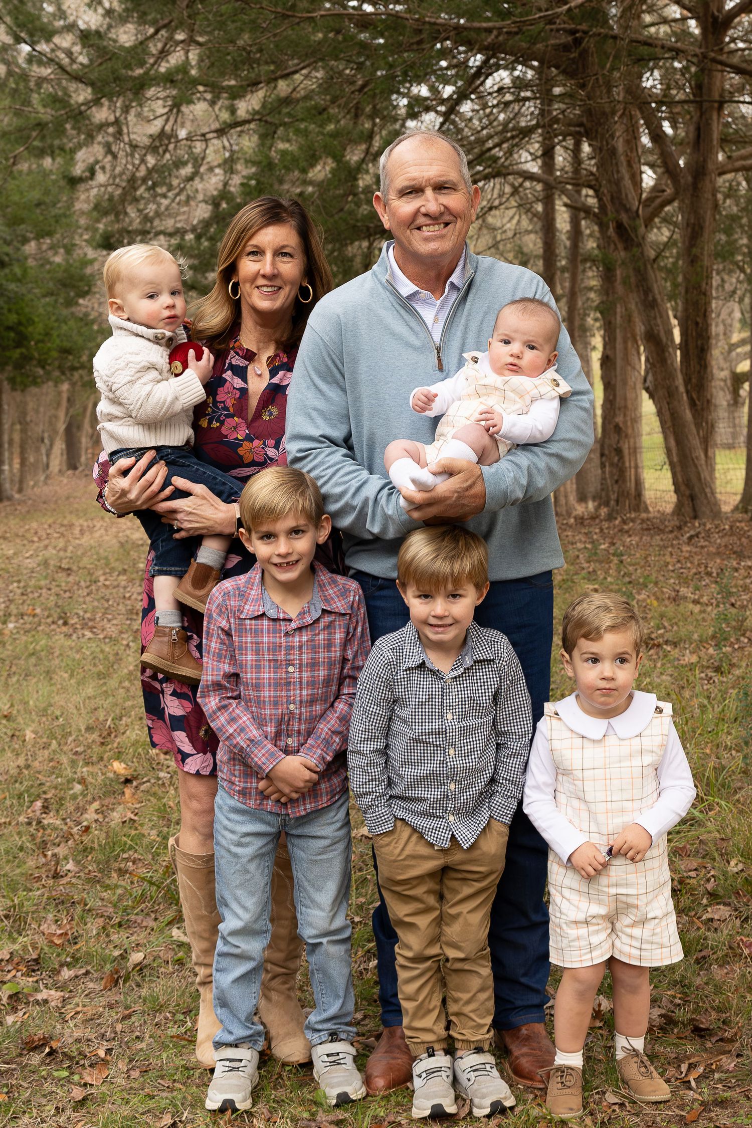 grandparents and grandchildren outdoor photo session