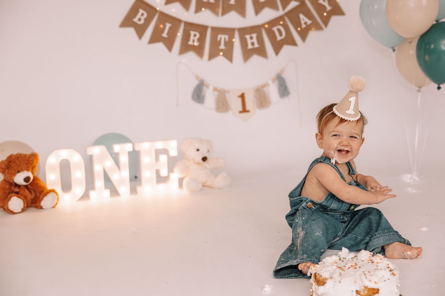 1 yr old studio session. smash cake. happy birthday